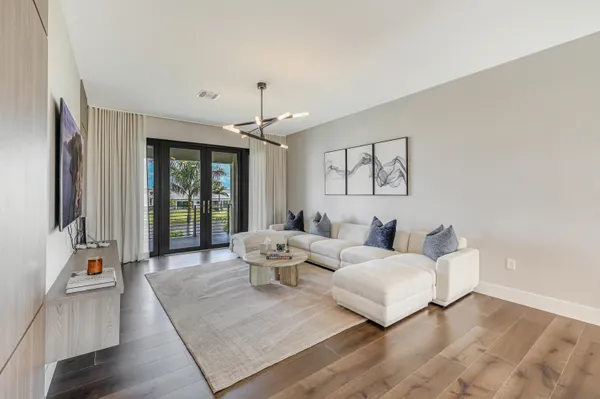 $19,000 | 8283 Royal County Down Road, Boca Raton, FL 33434