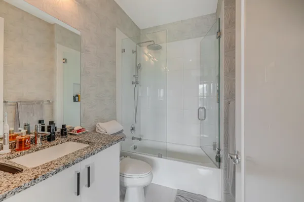 $19,000 | 8283 Royal County Down Road, Boca Raton, FL 33434