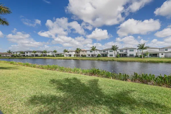 $19,000 | 8283 Royal County Down Road, Boca Raton, FL 33434