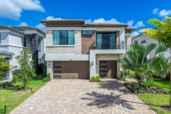 $19,000 | 8283 Royal County Down Road, Boca Raton, FL 33434
