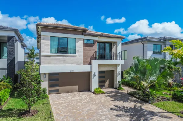 $19,000 | 8283 Royal County Down Road, Boca Raton, FL 33434
