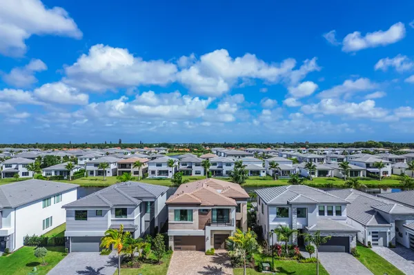 $19,000 | 8283 Royal County Down Road, Boca Raton, FL 33434