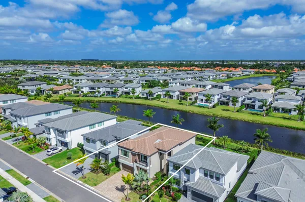 $19,000 | 8283 Royal County Down Road, Boca Raton, FL 33434