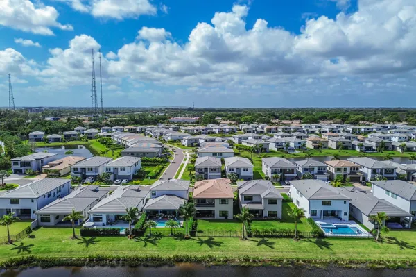 $19,000 | 8283 Royal County Down Road, Boca Raton, FL 33434