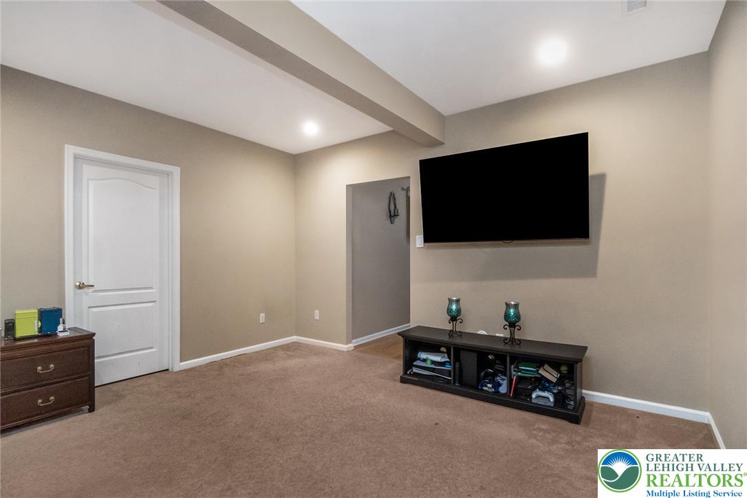 3566 Penfield Way Nazareth, PA 18064 - Photo 8 of 47