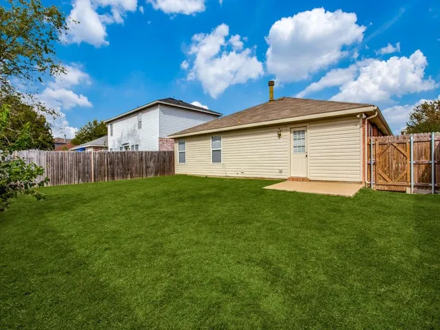 $1,945 | 3875 Fox Run Drive, Fort Worth, TX 76123