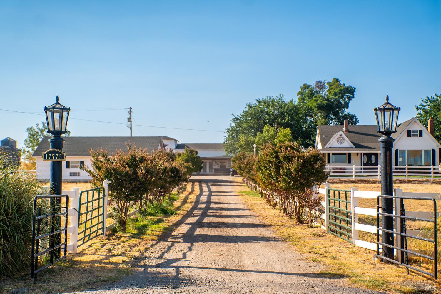 17775 Long Hollow Road Corning, CA 96021 - Photo 8 of 37