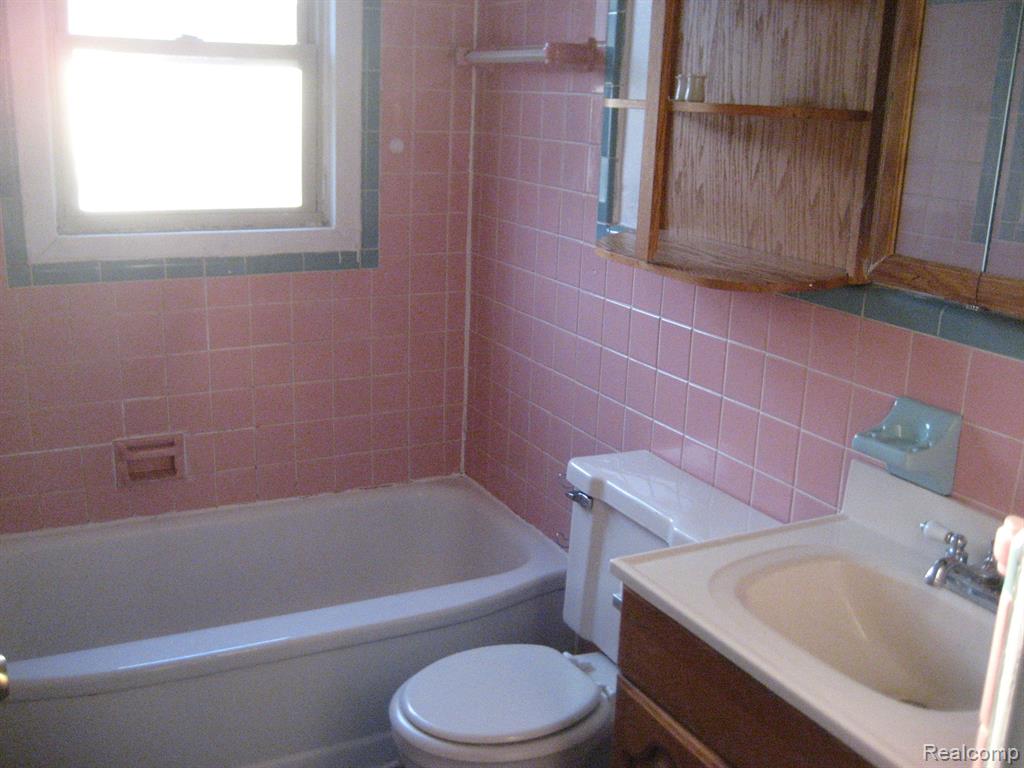 7669 Pelham Road Allen Park, MI 48101 - Photo 7 of 13