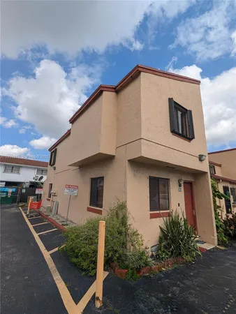 $300,000 | 5256 West 24th Avenue, Unit 53, Hialeah, FL 33016