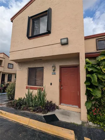 $300,000 | 5256 West 24th Avenue, Unit 53, Hialeah, FL 33016