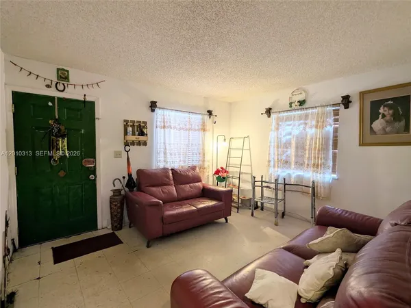 $300,000 | 5256 West 24th Avenue, Unit 53, Hialeah, FL 33016