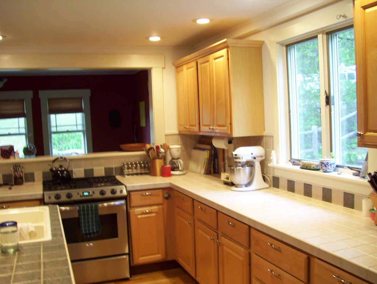 662 North Hoosac Road Williamstown, MA 01267 - Photo 2 of 8 kitchen/dining