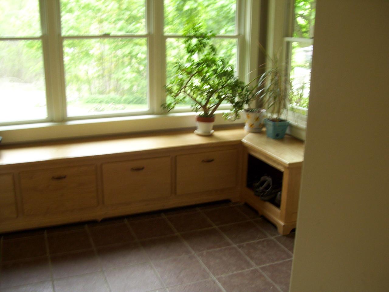 662 North Hoosac Road Williamstown, MA 01267 - Photo 5 of 8 mudroom with seated storage