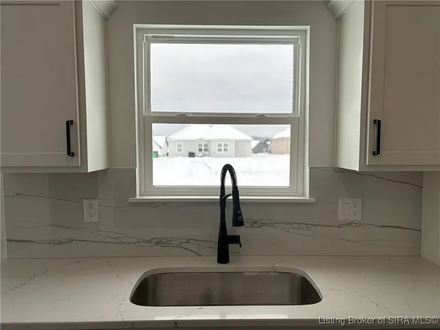 $299,900 | 2616 Vineyard Way, Memphis, IN 47143