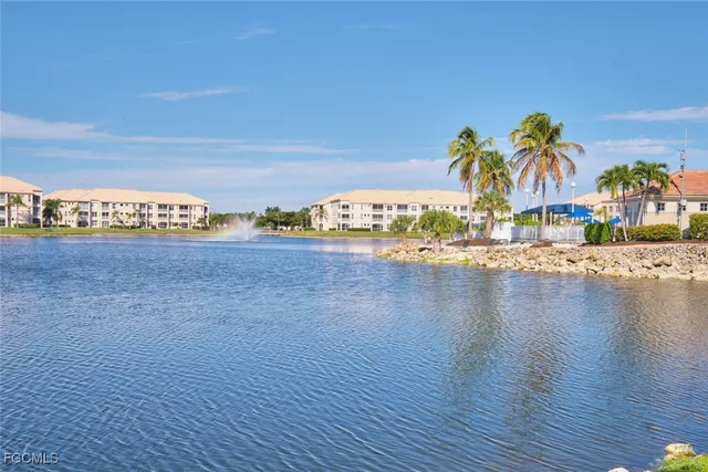 a view of a tennis court