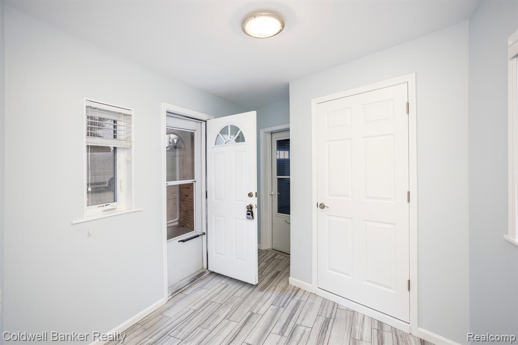 1100 North Livernois Road Rochester, MI 48306 - Photo 4 of 35