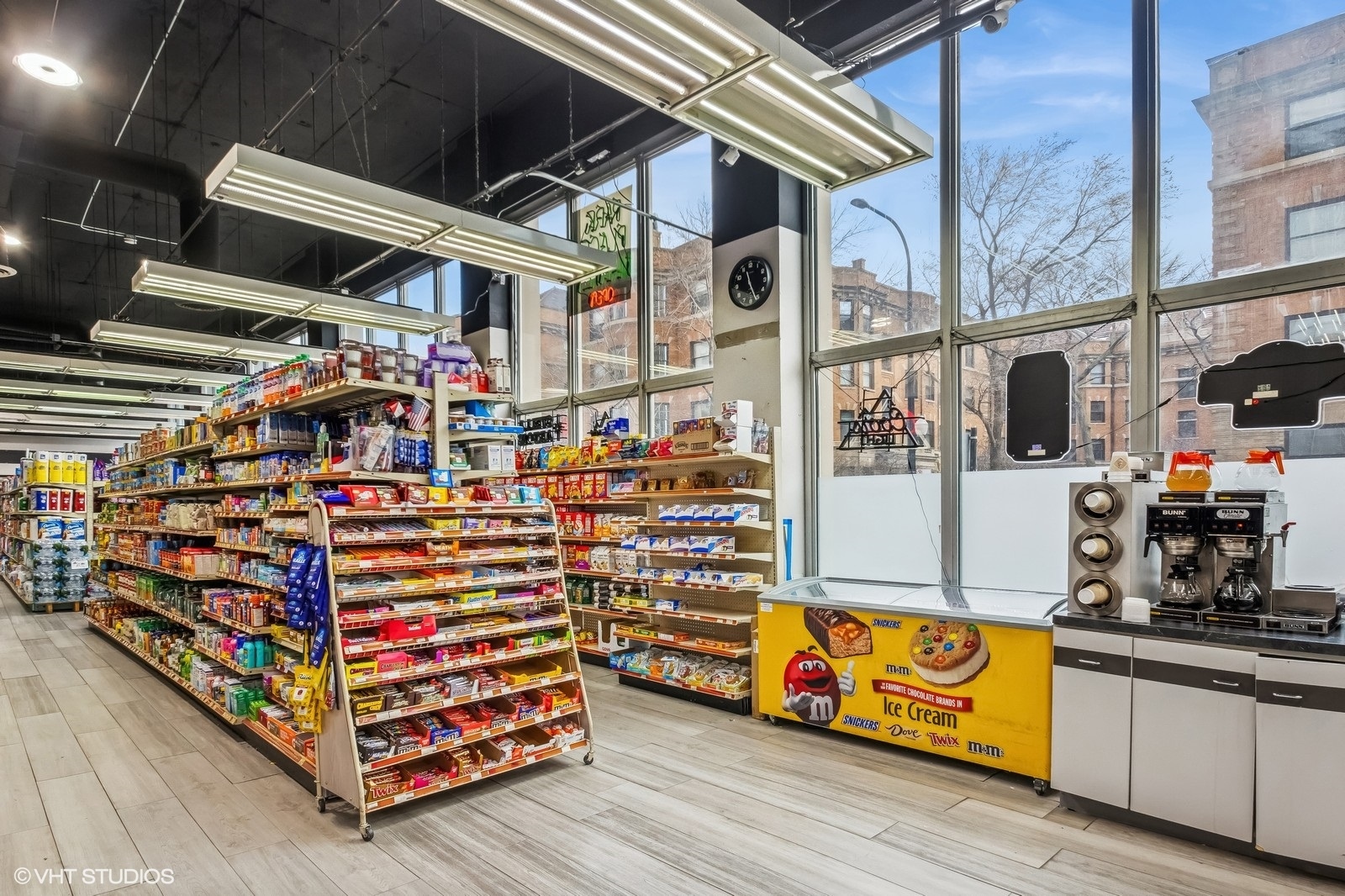 655 West Irving Park Road, Unit 3516 Chicago, IL 60613 - Photo 18 of 19 Gallery Image 18