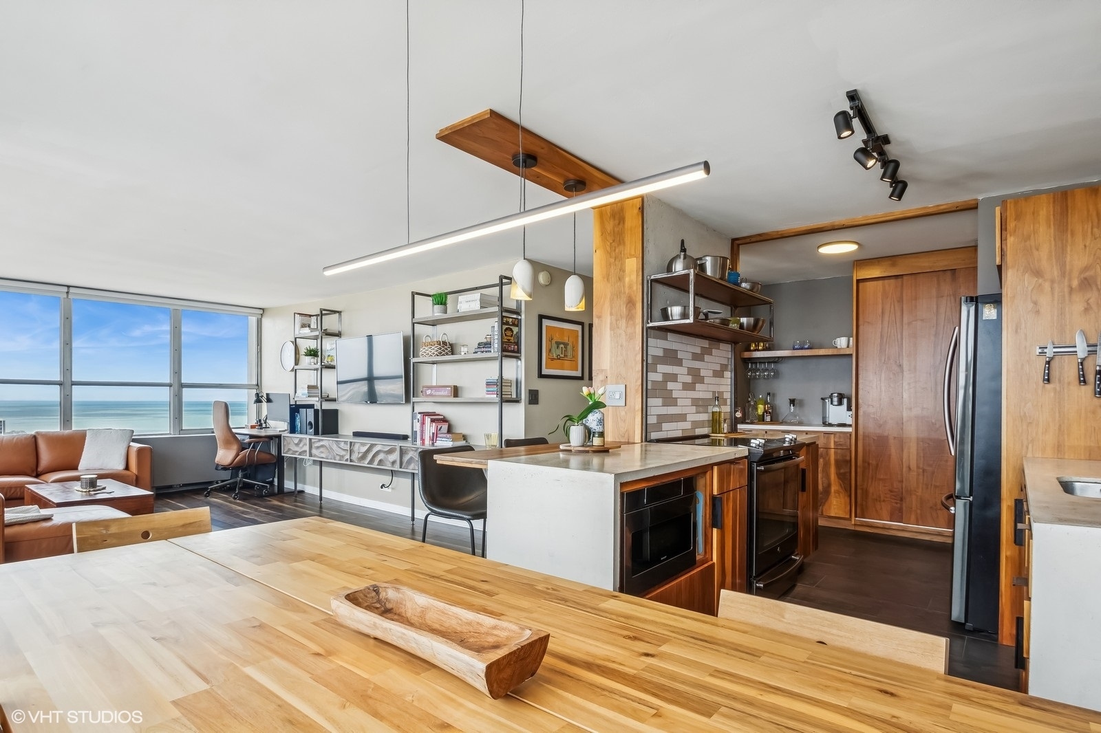 655 West Irving Park Road, Unit 3516 Chicago, IL 60613 - Photo 7 of 19 Gallery Image 7