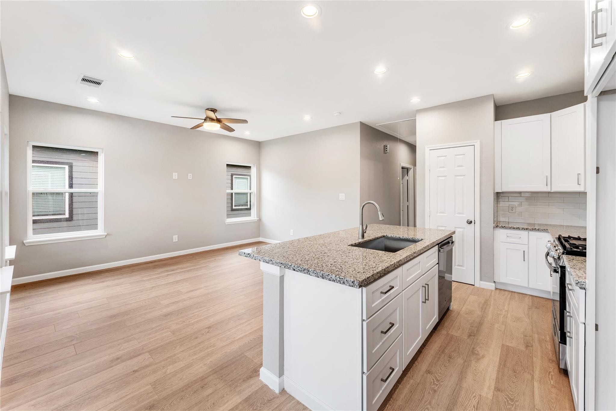 5101 Rue Street, Unit A Houston, TX 77033 - Photo 6 of 24