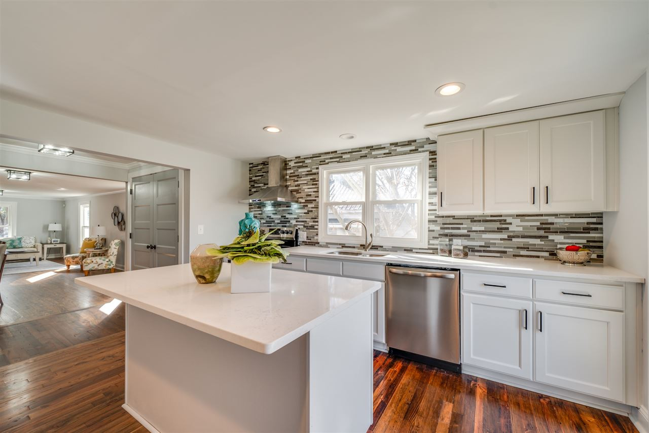 328 Summit Avenue Raleigh, NC 27603 - Photo 9 of 28 Photo 9