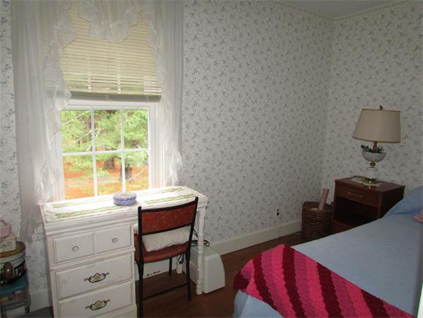 60 Farquhar Road Sturbridge, MA 01566 - Photo 20 of 30 a bedroom with a bed and a desk