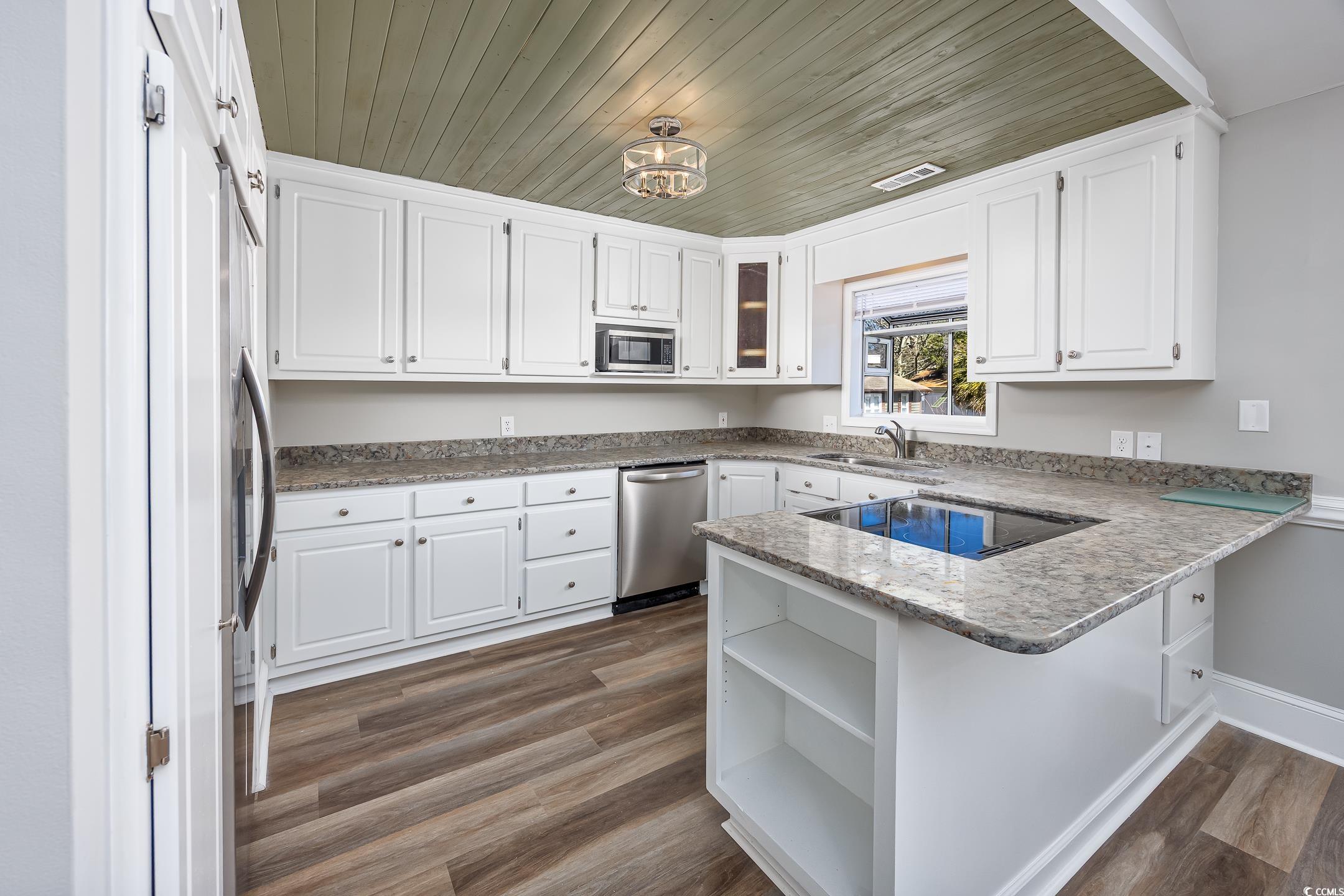919 Salt Place Murrells Inlet, SC 29576 - Photo 10 of 40 Gallery Image 10