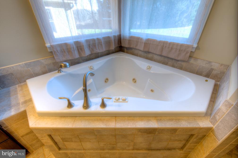 80 Lebanon Road Bridgeton, NJ 08302 - Photo 37 of 44 Whirlpool w/jets