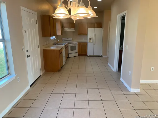 $1,499 | 6911 Hallie Ridge, San Antonio, TX 78227