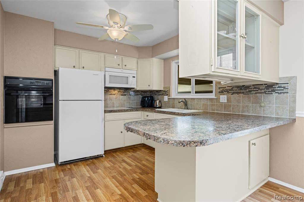 14743 Newburgh Road Livonia, MI 48154 - Photo 10 of 48
