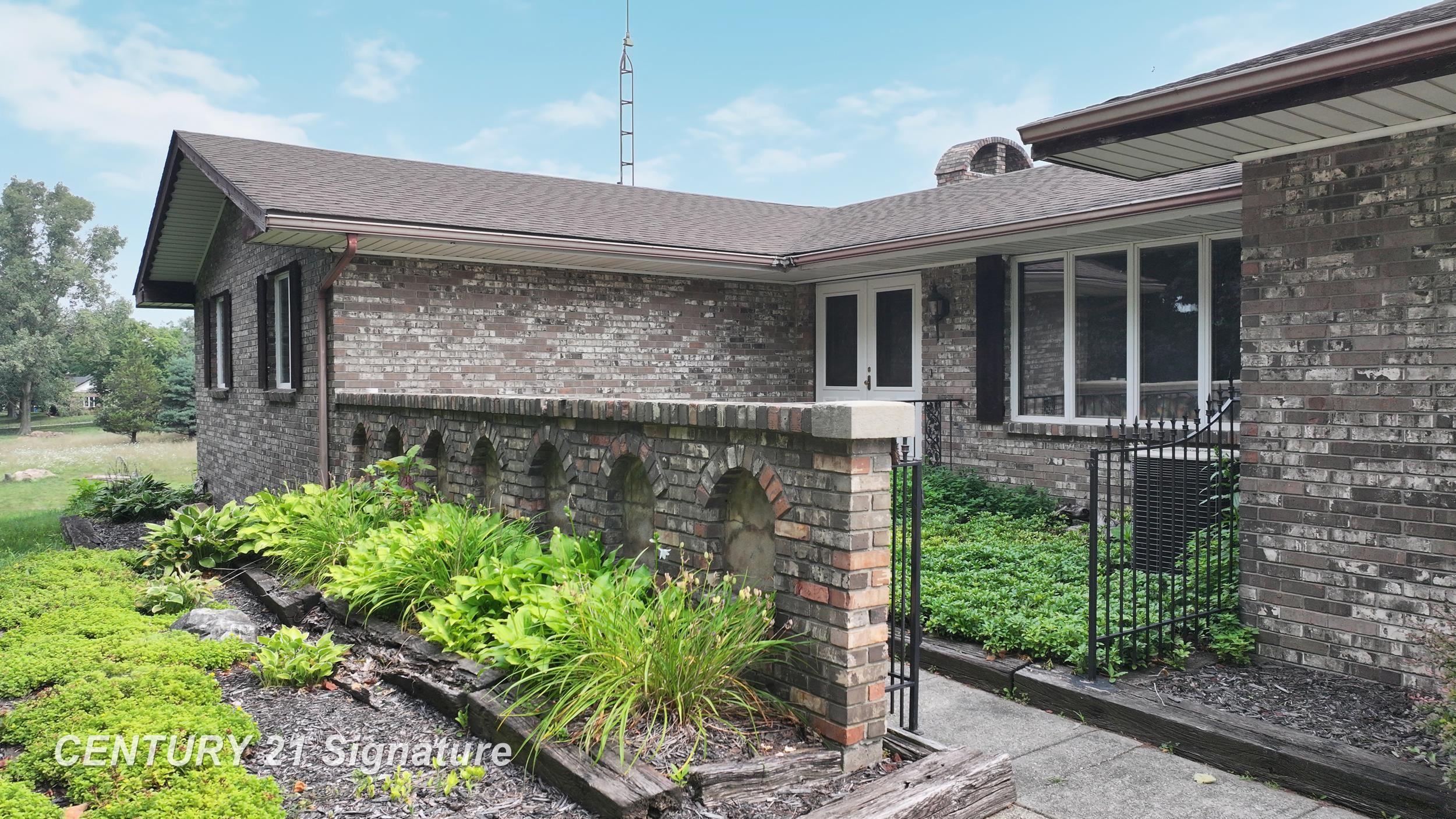 2995 Lyons Road Owosso, MI 48867 - Photo 3 of 71 Gallery Image 3