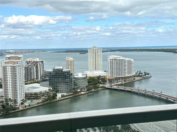 $5,500 | 500 Brickell Avenue, Unit 3302, Miami, FL 33131