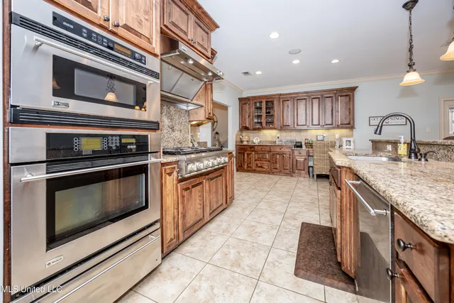 $650,000 | 2119 Whitney Oaks Drive, Ocean Springs, MS 39564