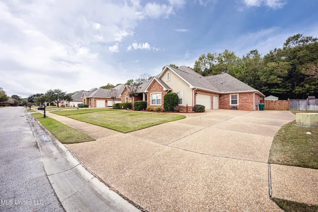 $650,000 | 2119 Whitney Oaks Drive, Ocean Springs, MS 39564