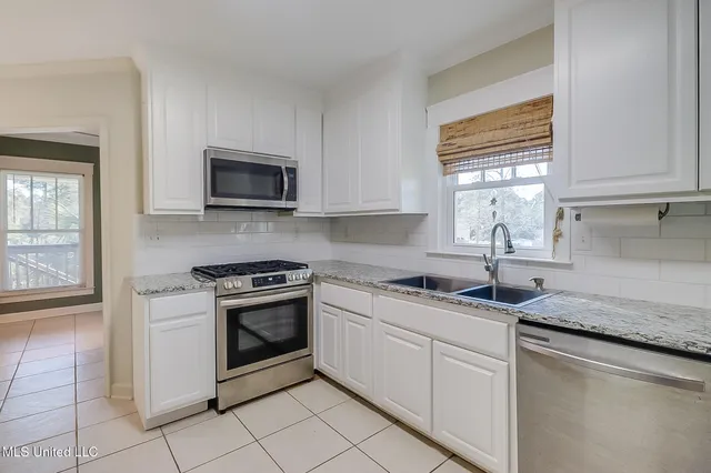 $245,000 | 4 Castle Street, Pass Christian, MS 39571