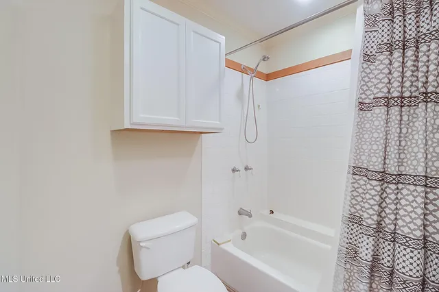 $245,000 | 4 Castle Street, Pass Christian, MS 39571