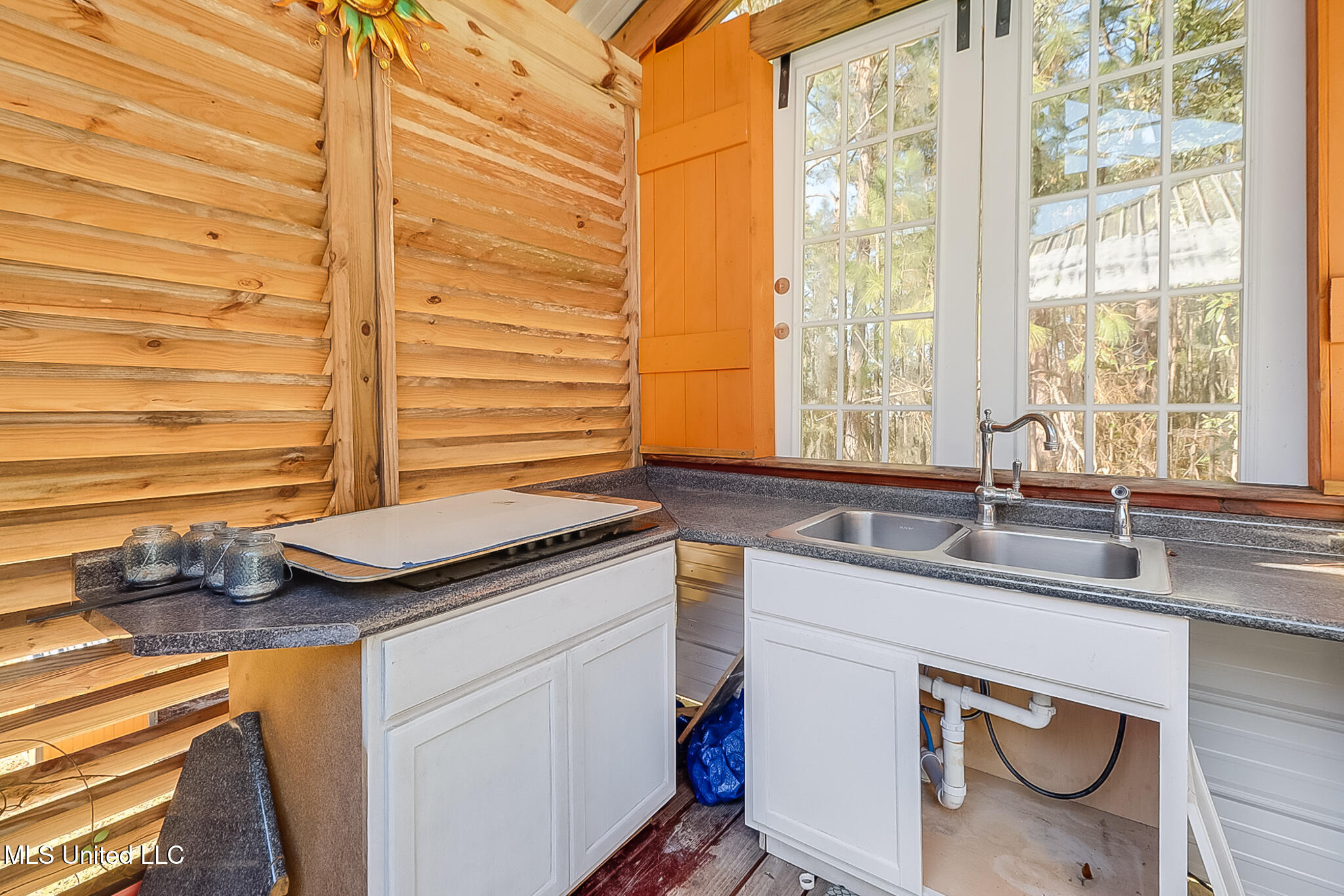 4 Castle Street Pass Christian, MS 39571 - Photo 9 of 31 Photo Jan 24 2025, 2 57 32 PM (2)