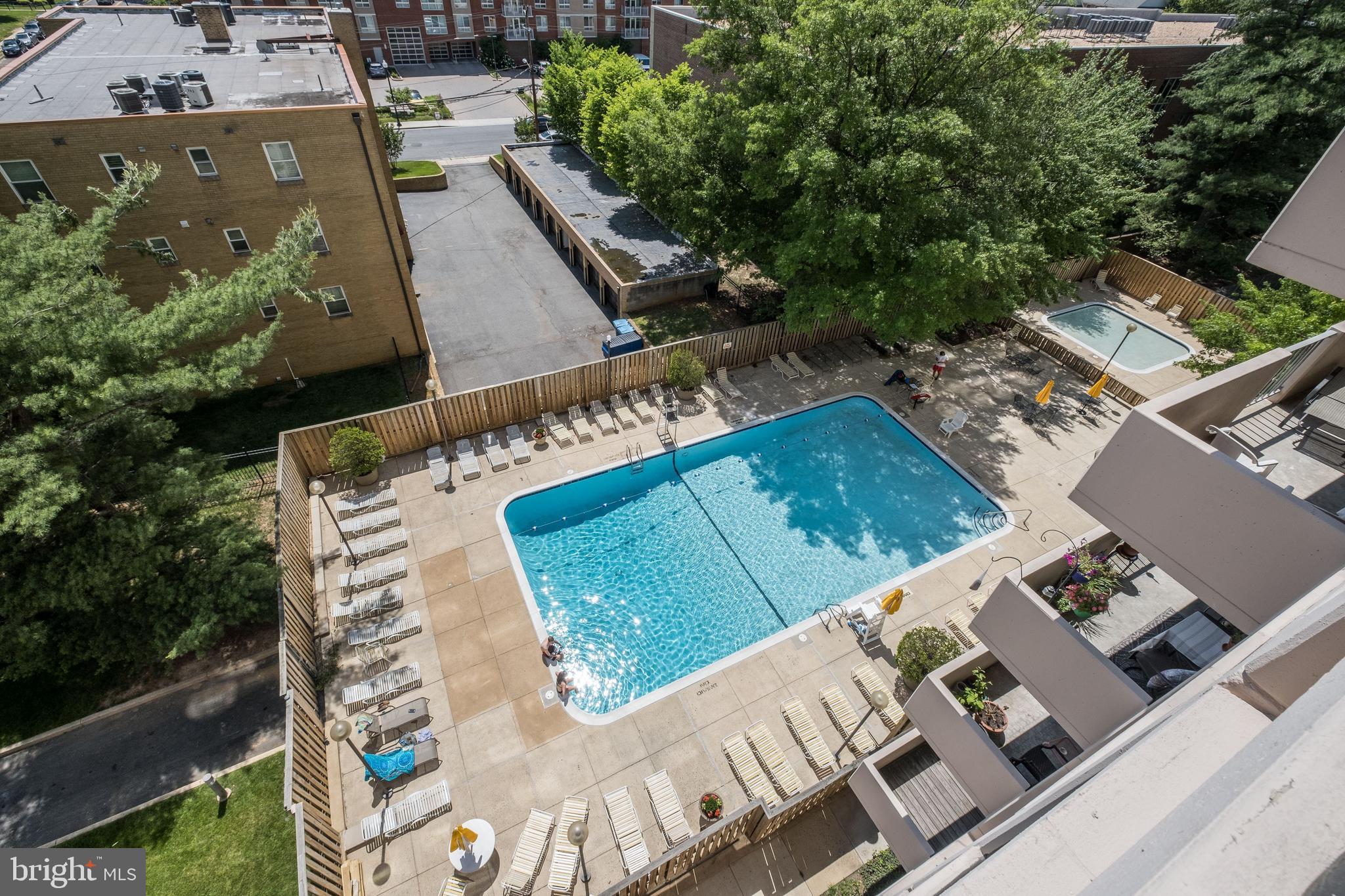 4141 North Henderson Road, Unit 1209 Arlington, VA 22203 - Photo 24 of 44 Hyde Park pool