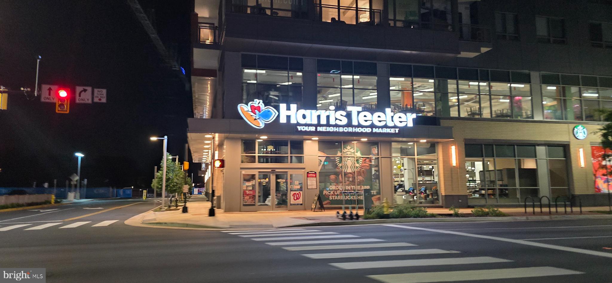 4141 North Henderson Road, Unit 1209 Arlington, VA 22203 - Photo 30 of 44 Huge Harris Teeter next door