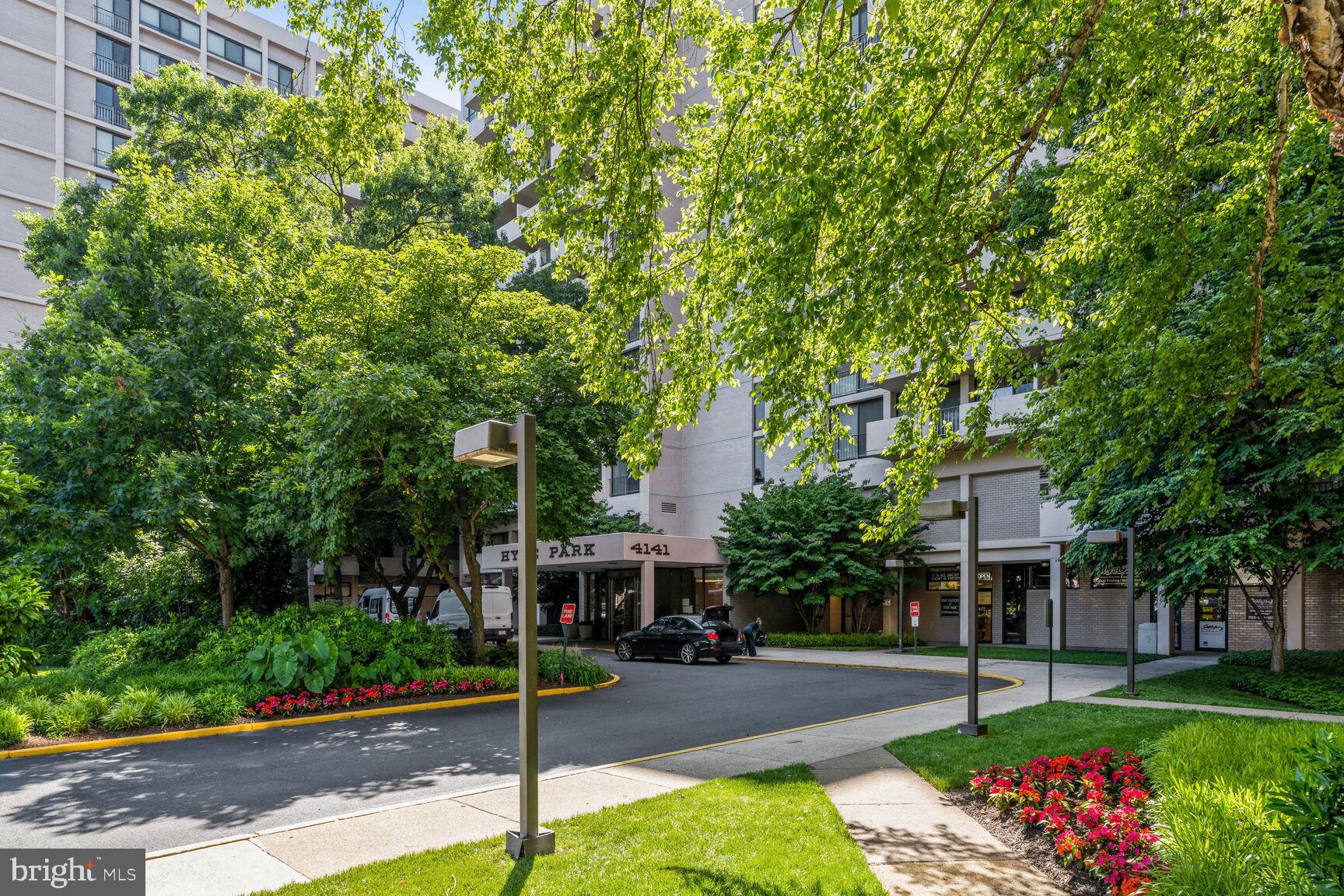 4141 North Henderson Road, Unit 1209 Arlington, VA 22203 - Photo 43 of 44 Hyde Park Condominium