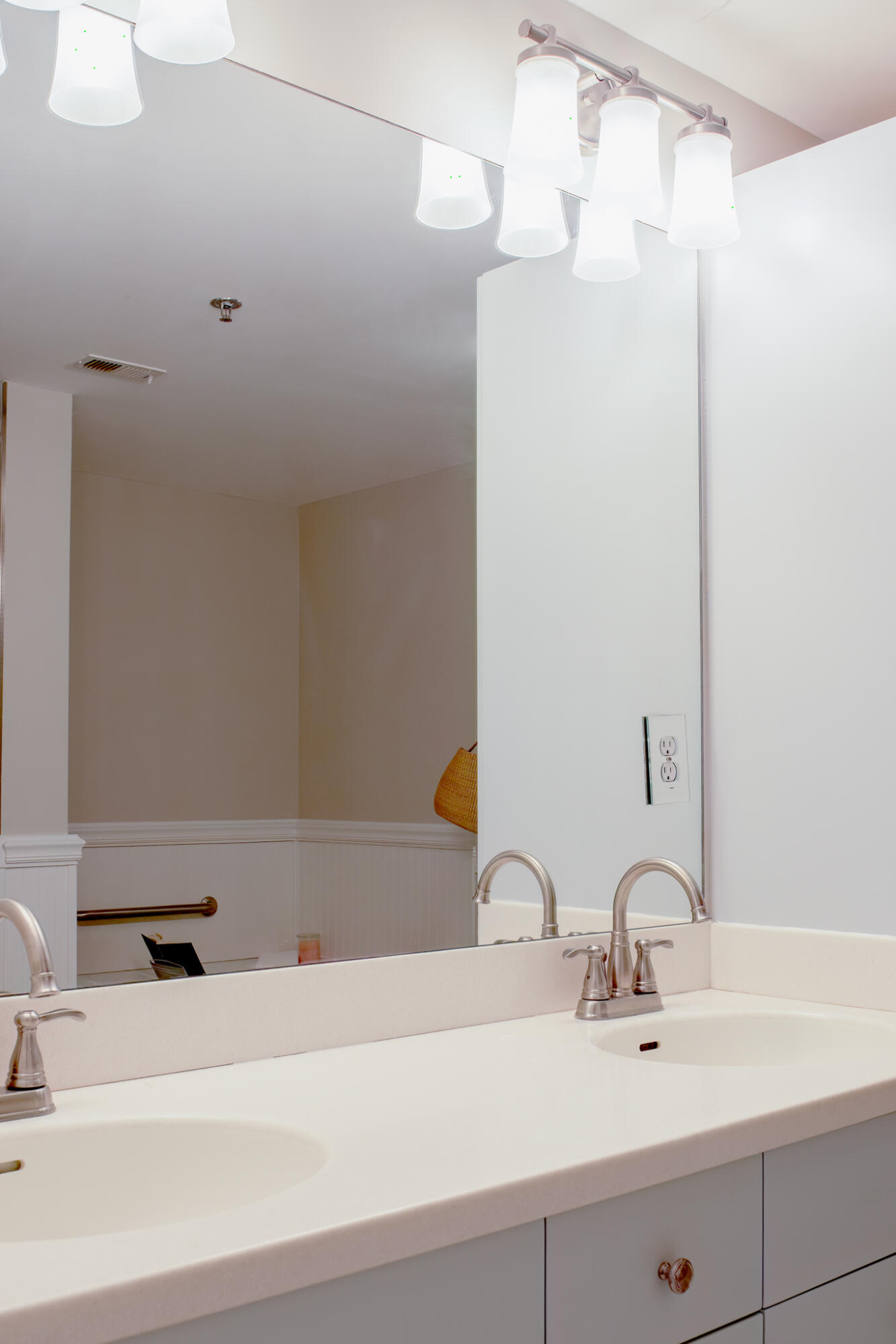 200 Manufacturers Road, Unit 414 Chattanooga, TN 37405 - Photo 17 of 44 Second Bath