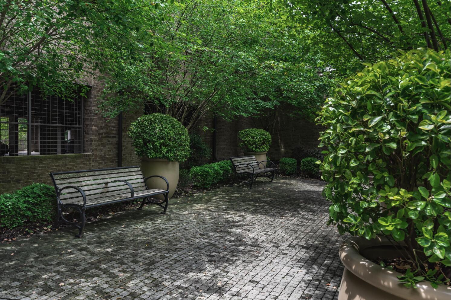200 Manufacturers Road, Unit 414 Chattanooga, TN 37405 - Photo 31 of 44 Peaceful Courtyard