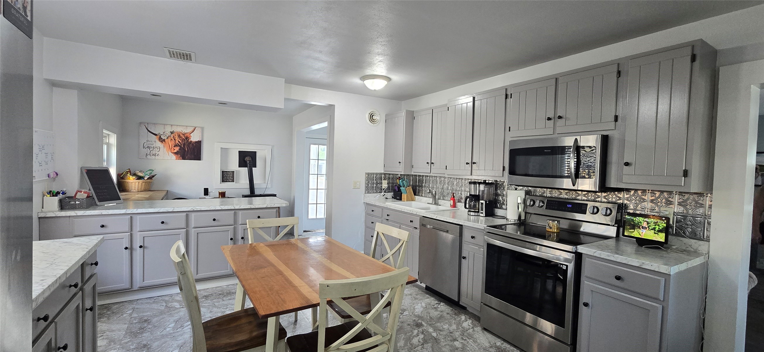 9 Parsons Road Chenango Forks, NY 13746 - Photo 4 of 28