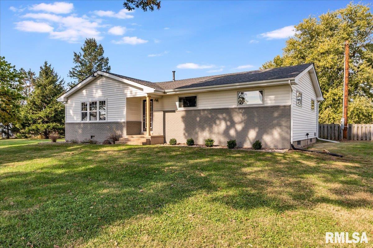10943 Cass Road Buffalo, IL 62515 - Photo 2 of 44 Gallery Image 2