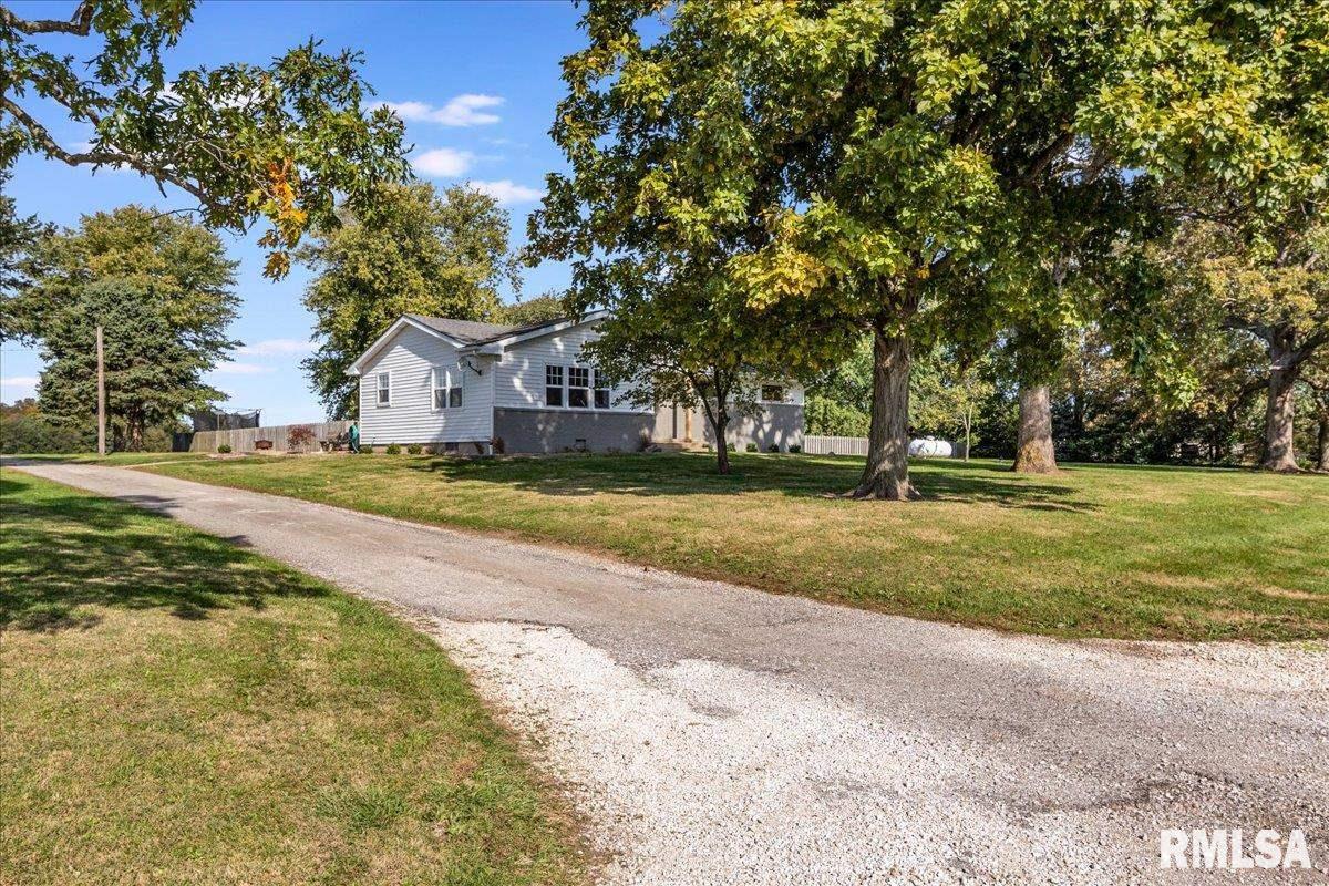 10943 Cass Road Buffalo, IL 62515 - Photo 4 of 44 Gallery Image 4