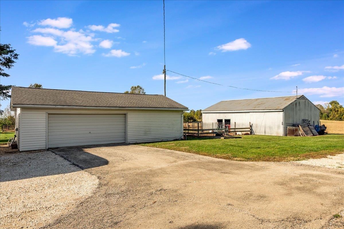 10943 Cass Road Buffalo, IL 62515 - Photo 40 of 44 Gallery Image 40