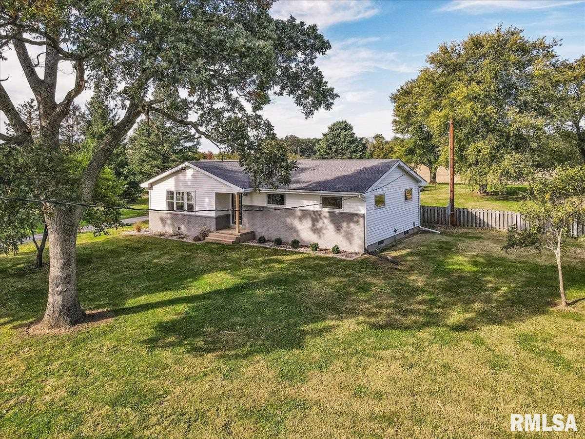 10943 Cass Road Buffalo, IL 62515 - Photo 5 of 44 Gallery Image 5