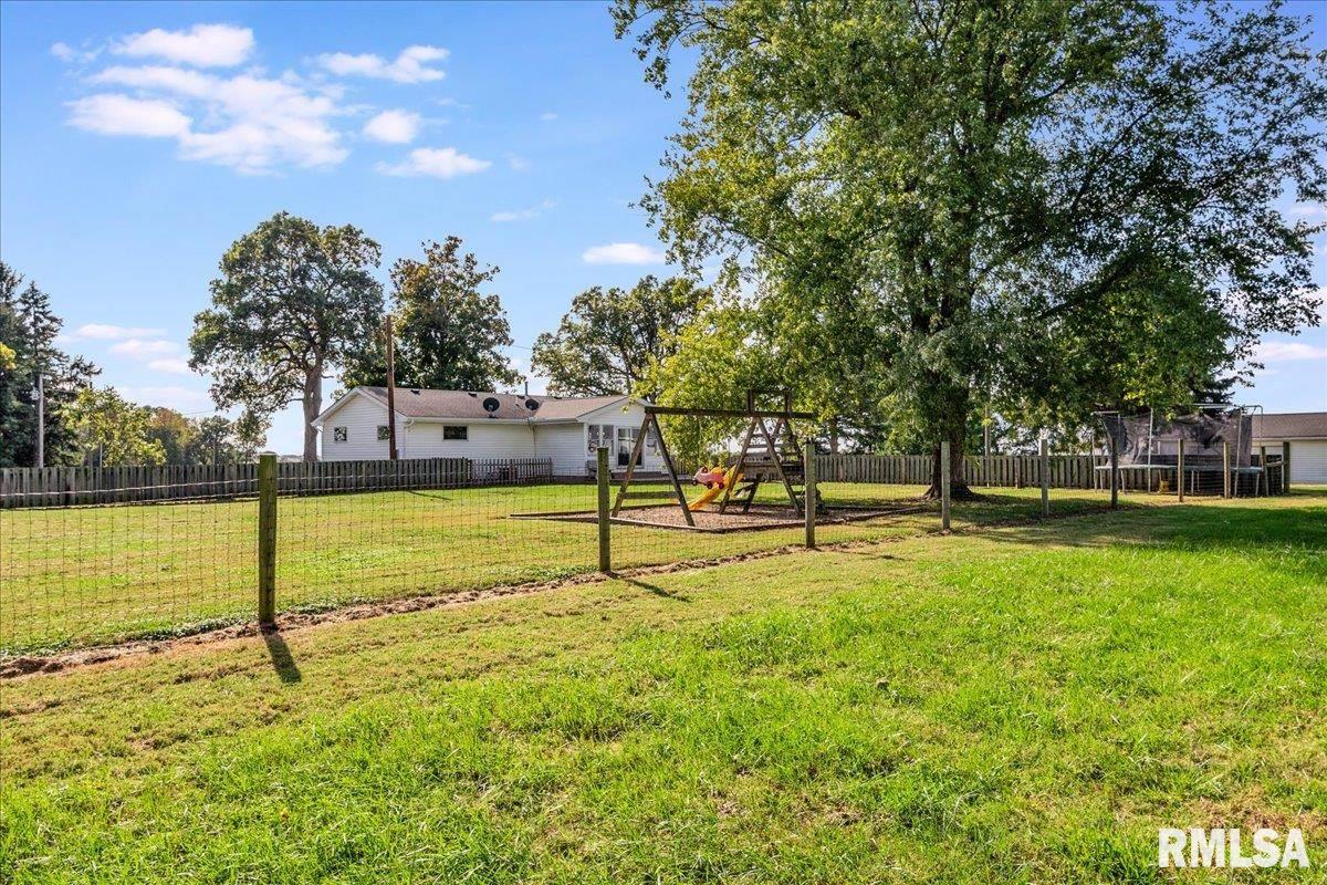 10943 Cass Road Buffalo, IL 62515 - Photo 43 of 44 Gallery Image 43