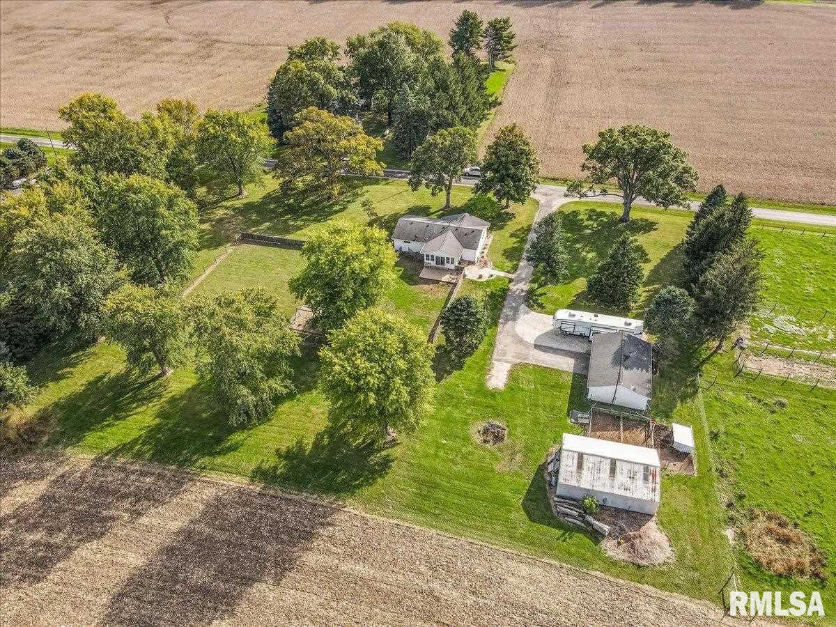 10943 Cass Road Buffalo, IL 62515 - Photo 7 of 44 Gallery Image 7