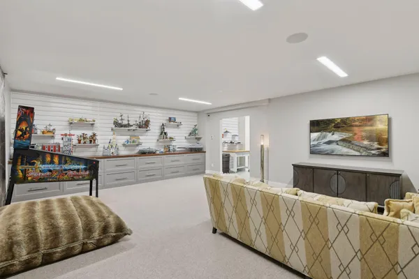 $8,250,000 | 4750 Baycliffe Drive, Excelsior, MN 55331