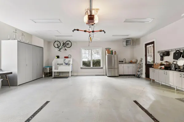 $8,250,000 | 4750 Baycliffe Drive, Excelsior, MN 55331